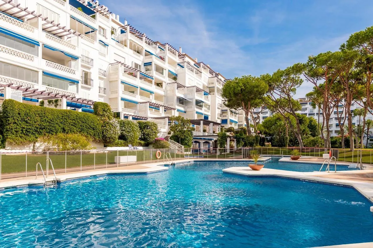 Lujoso Apartamento De 2 Dormitorios En Banus Marbella Apartment