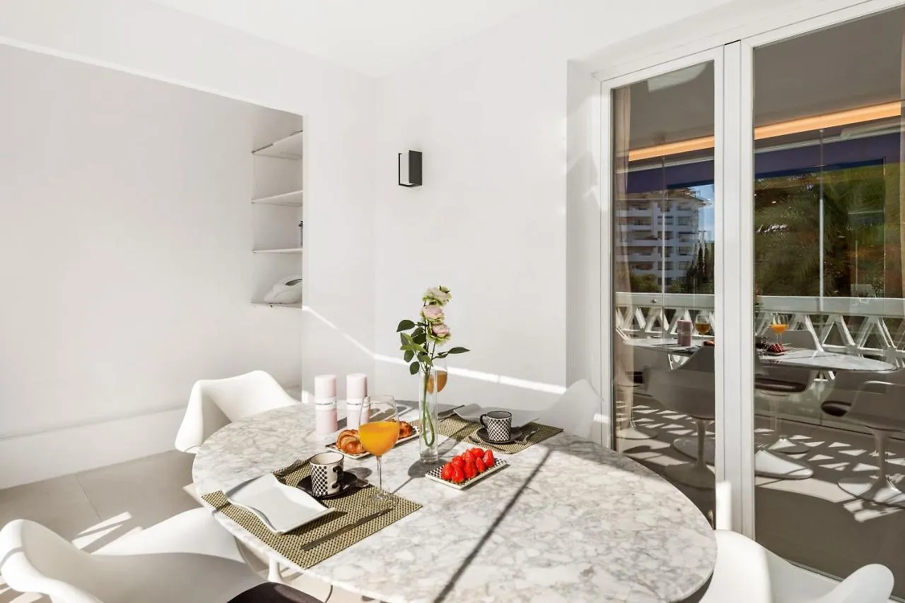 Apartment Lujoso Apartamento De 2 Dormitorios En Banus Marbella Spain