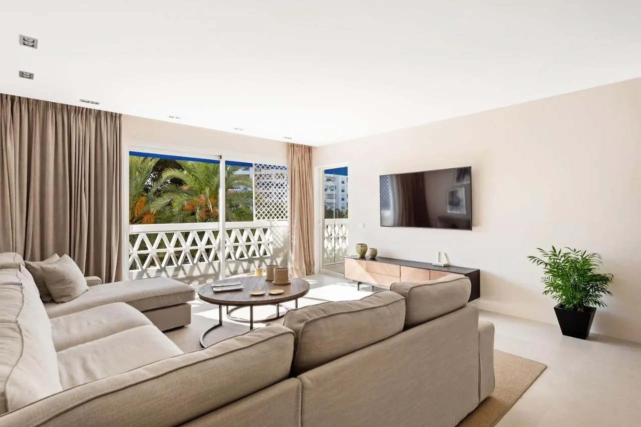Lujoso Apartamento De 2 Dormitorios En Banus Marbella Apartment